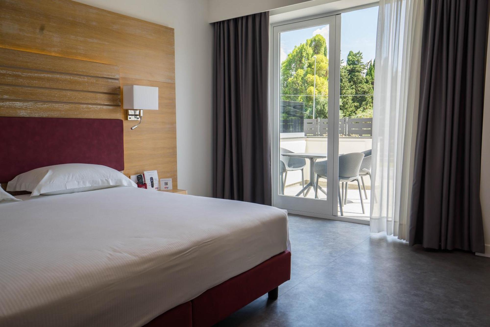 Pm Hotel Катандзаро Экстерьер фото